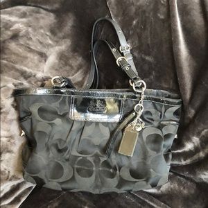 COACH black medium tote bag 🖤